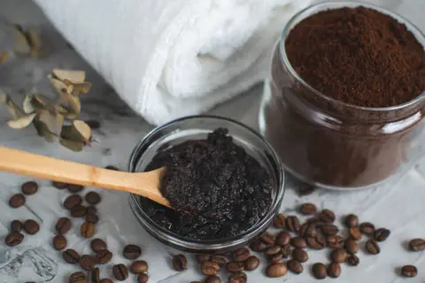 فوائد ماسك القهوة والنشا