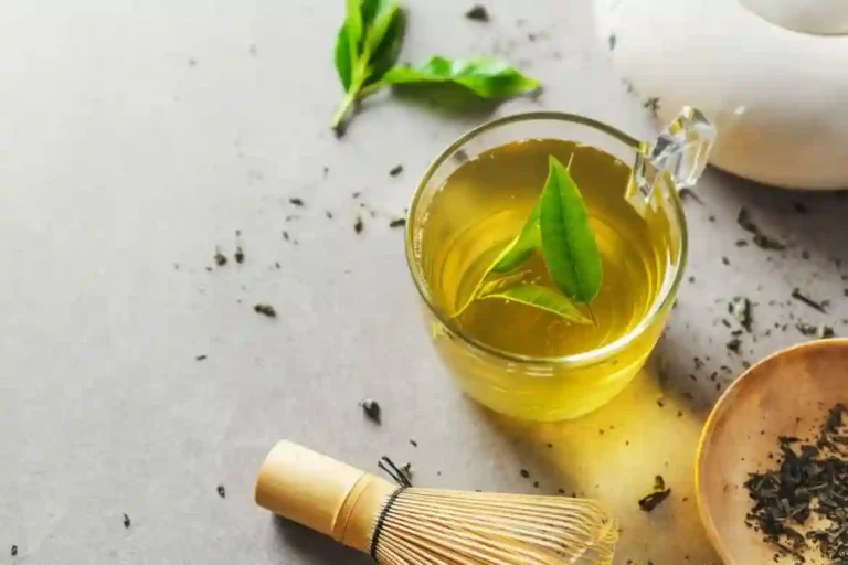 الشاي الأخضر والبيض لتطويل الشعر